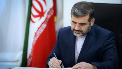 تصویر وزیر فرهنگ در بازدید از ستاد جشنواره: سینمای ایران باید در جهت حفظ و تقویت منافع ملی ایران حرکت کند