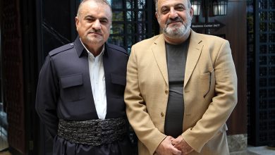 تصویر با حضور شخصیت‌های علمی و فرهنگی ایرانی، کردی و عراقی؛ رونمایی از دوره ۶ جلدی «جنبش بارزان» نشر ثالث به میزبانی اربیل اقلیم کردستان