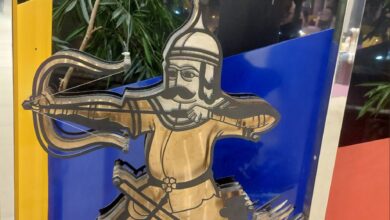 تصویر نمادهای شاهنامه فردوسی در باغ کتاب تهران